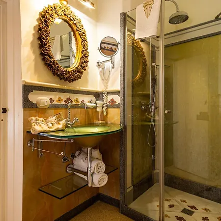 Palazzo Gallo فندق مبيت وإفطار غالّيبولي