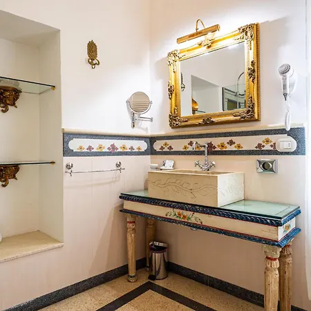 فندق مبيت وإفطار Palazzo Gallo غالّيبولي